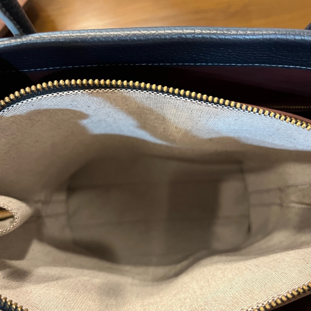 Cashin Carry Tote 29 
Dark navy with a cloud blue piping and oxblood interior - Picture 8 of 12
